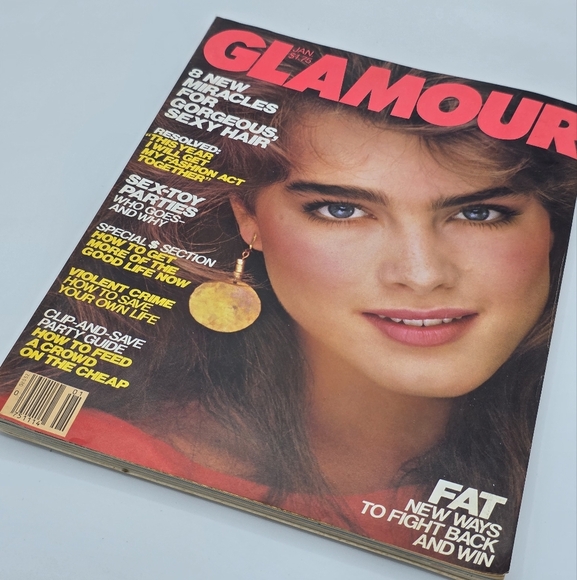 Vintage Glamour Magazine January 1982 Fashion & Hairstyles Issue - Picture 2 of 8